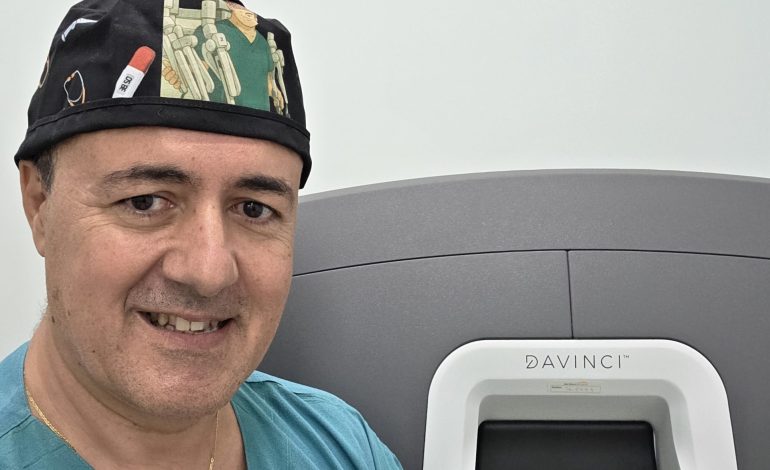 Ρομποτική αντιμετώπιση διαφραγματοκήλης και γαστροοισοφαγικής παλινδρόμησης (βίντεο) 7 Ρομποτική χειρουργική Da Vinci